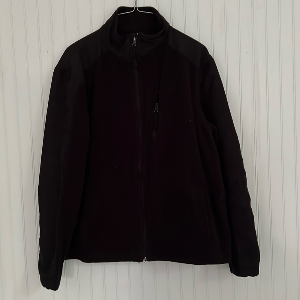 Snozu men’s Sweatshirt.